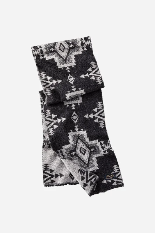 Oversized Coats For Casual Wear Pendleton Wool Jacquard Scarf in Black Rock Point